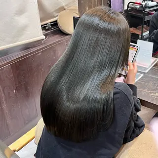 ロング 西 沙菜/トレンド カラー/透明感カラーのヘアスタイル