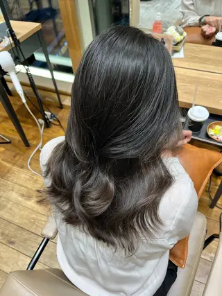 ロング 顔まわりカット 前髪カット安井楽人のヘアスタイル