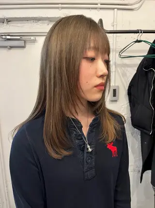 セミロング カラー パーマ ✴︎UNU ✴︎モエカのヘアスタイル