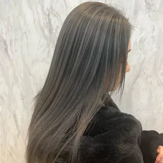 セミロング GISELAジゼラ所属・手塚 亮汰のヘアスタイル