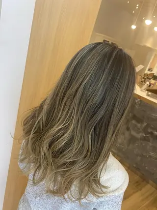 セミロング カラー AVANCE京橋所属・ハイトーンヘア/ 島崎　タクミのヘアスタイル