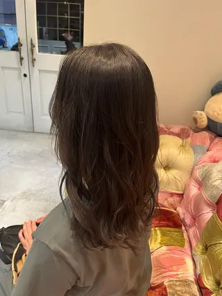 ミディアム カラー 🦩レイヤー|透明感 カラー🦩makoのヘアスタイル