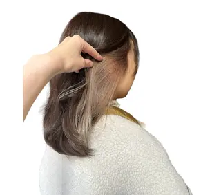 ミディアム カラー 透明感カラー/牧内 楓/インナーカラーのヘアスタイル
