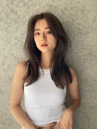 セミロング カラー LEANE THE TOKYO所属・大人レイヤー 🍃外苑前/荒谷進介のヘアスタイル