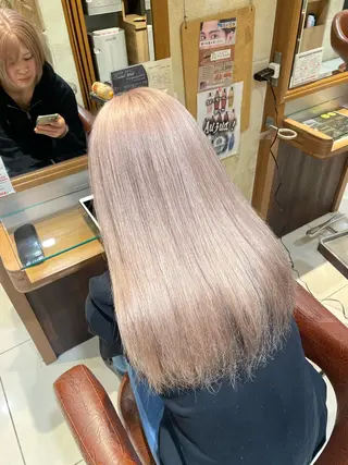ロング カラー 赤みを押えたカラー➰ ケアブリーチのヘアスタイル