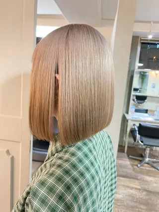 ミディアム カラー 梅田ハイトーン チダ ヒナノのヘアスタイル