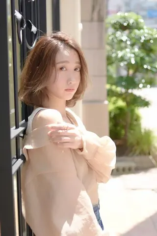 ミディアム カラー ビューティービースト 新宿のヘアスタイル