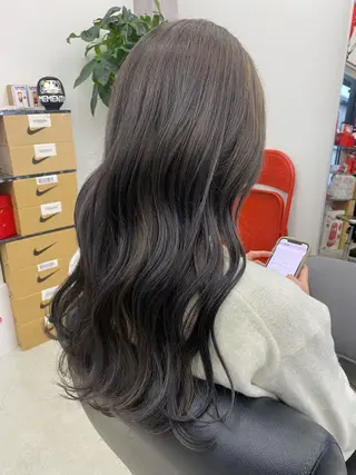 カラー MEMENTO所属・MEMENTO YUZUのヘアスタイル
