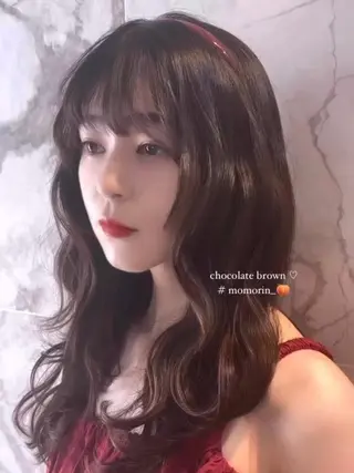 セミロング カラー momochan🍑 透明感白玉カラー♡のヘアスタイル