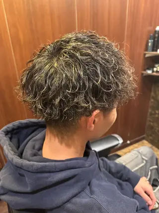 ミディアム パーマ メンズ ヒロ銀座ヘアーサロン池袋 サンシャイン通り店所属・カットモデル 募集/松本大岐のヘアスタイル