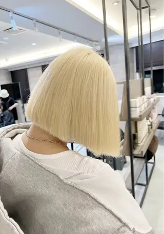 ミディアム 🎀ハイトーン特化 konomi🎀のヘアスタイル