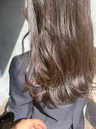 ロング カラー N°　jillva 腰山 菜々美のヘアスタイル