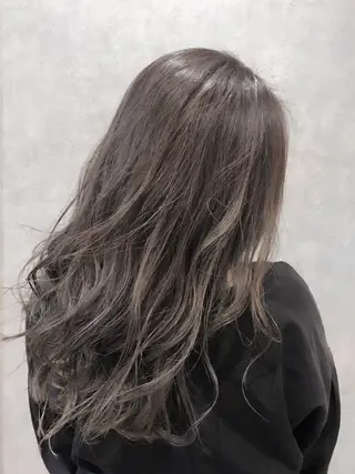 セミロング ANDO HIKARIのヘアスタイル