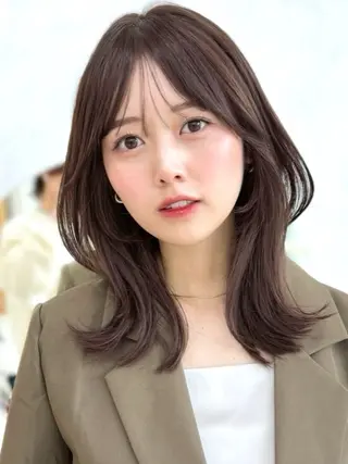 ミディアム レイヤーカット/ 顔まわり/アオイのヘアスタイル