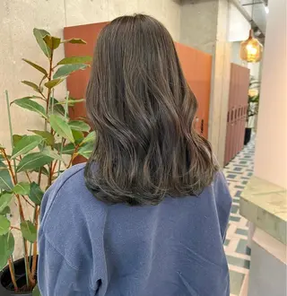 ミディアム ボブ/ハイトーン YUIのヘアスタイル