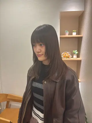 セミロング そうや🐺ブリーチ/ デザインカラーのヘアスタイル