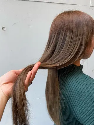 セミロング Luxe所属・Luxe表参道 髪質改善　奈良のヘアスタイル