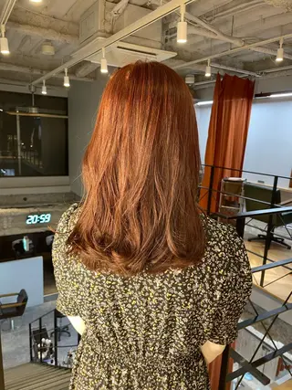 ミディアム yuri/オリーブ/ 暖色カラー/レイヤーのヘアスタイル