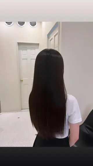 ロング りく レイヤーカット ケアブリーチのヘアスタイル