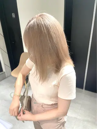 ショート カラー fuka/梅田/ ミルクティーベージュのヘアスタイル