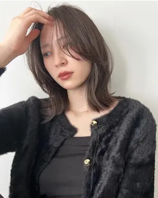 ミディアム 田中 秋水のヘアスタイル