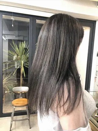 ロング カラー ヘアアレンジ flamme Annaのヘアスタイル