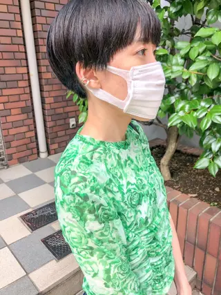 ショート カラー 長井 美佳のヘアスタイル