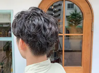 ショート パーマ メンズ たかいわ みきのヘアスタイル