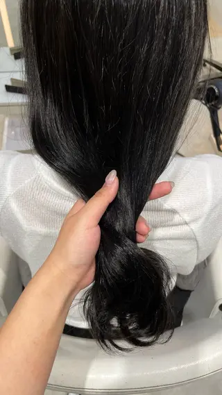 ロング Agnos青山所属・鈴木 里奈のヘアスタイル