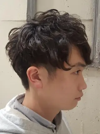 ショート パーマ メンズ 尾野 恭平のヘアスタイル