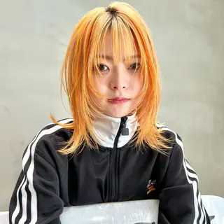 セミロング カラー 新宿レイヤーカット 顔周り/骨格診断のヘアスタイル
