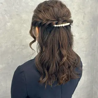 セミロング ヘアアレンジ NUMBER_ ユイナのヘアスタイル