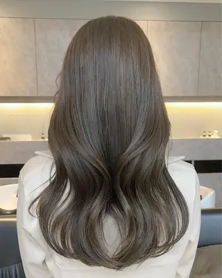 ロング 🫧髪質改善•艶カラ ー特化🫧谷奥甲太のヘアスタイル