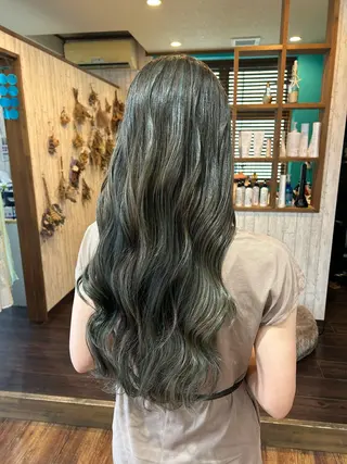 ロング 早坂 さくらのヘアスタイル