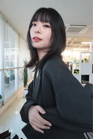 ミディアム kchiara所属・yura /レイヤーカットのヘアスタイル