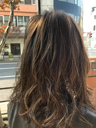 セミロング カラー m ā l o. マァロのヘアスタイル