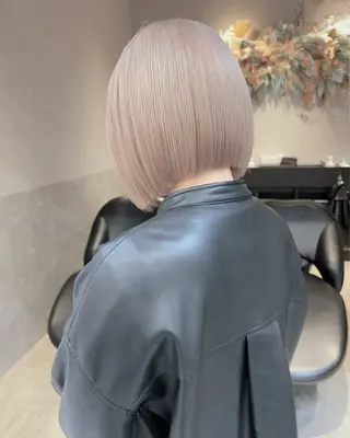 ミディアム karin ボブハイトーンのヘアスタイル