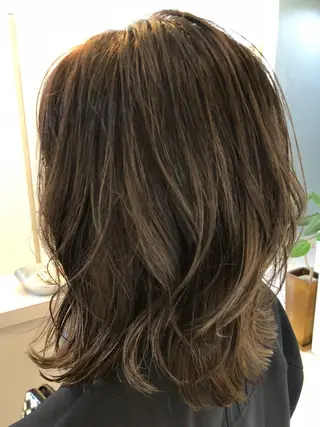 ミディアム 岡崎/髪質改善/ ハイトーン/鈴木進のヘアスタイル
