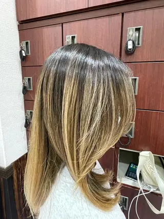 セミロング いとう このみのヘアスタイル
