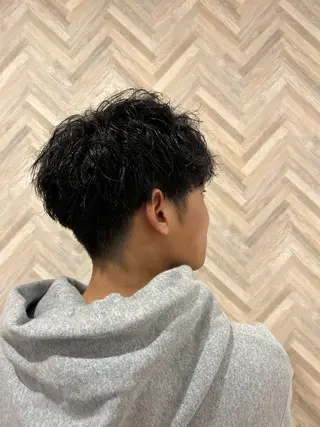 ショート パーマ メンズ 青栁 穂香のヘアスタイル