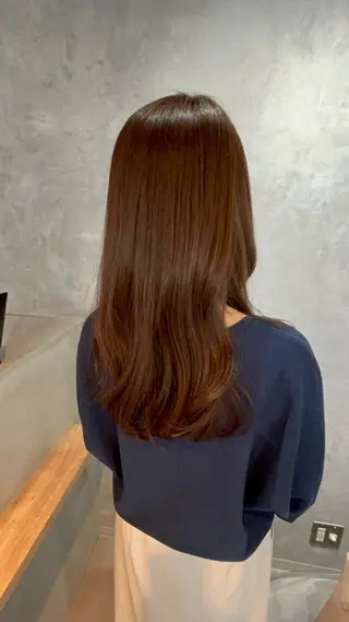 セミロング 小山洋次/阪急茨木/ 透明感カラーショートのヘアスタイル