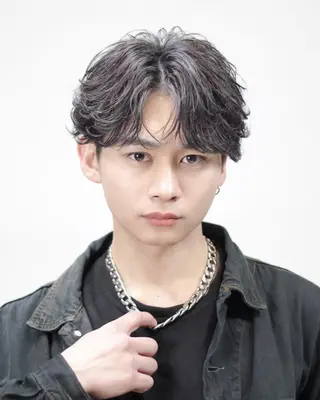 メンズ 🔥パーマで大人な色 気🔥BLUCK札幌のヘアスタイル