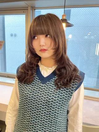 ミディアム R by NINA かずなのヘアスタイル