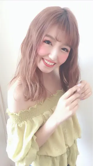 セミロング 代表山口ひな 髪質改善のプロのヘアスタイル
