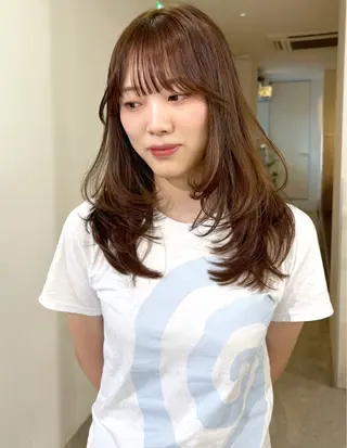 ロング カラー mizuki/ピンク ベージュ.レイヤーのヘアスタイル