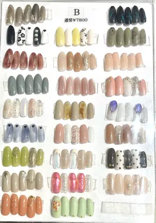 ネイル マシェリ梅田店 Yunaのネイルデザイン