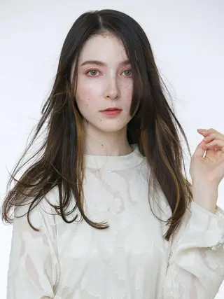 ロング 川上 春香のヘアスタイル