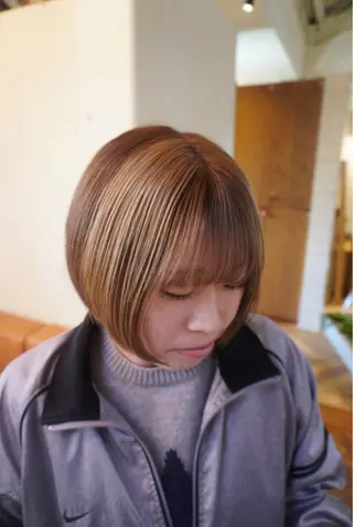 カラー momb所属・杉浦 姫菜のヘアスタイル