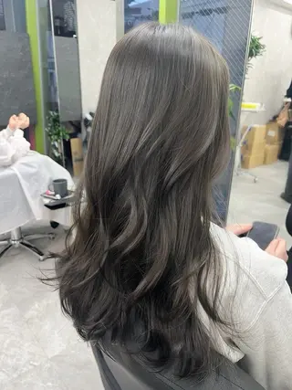 セミロング カラー ヘアアレンジ ローネス銀座店所属・森山 陽菜のヘアスタイル