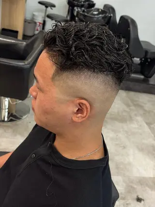 ショート パーマ メンズ INTRO SHIBUYA by Fi-Ne所属・💈メンズフェード 特化DAIYA💈のヘアスタイル